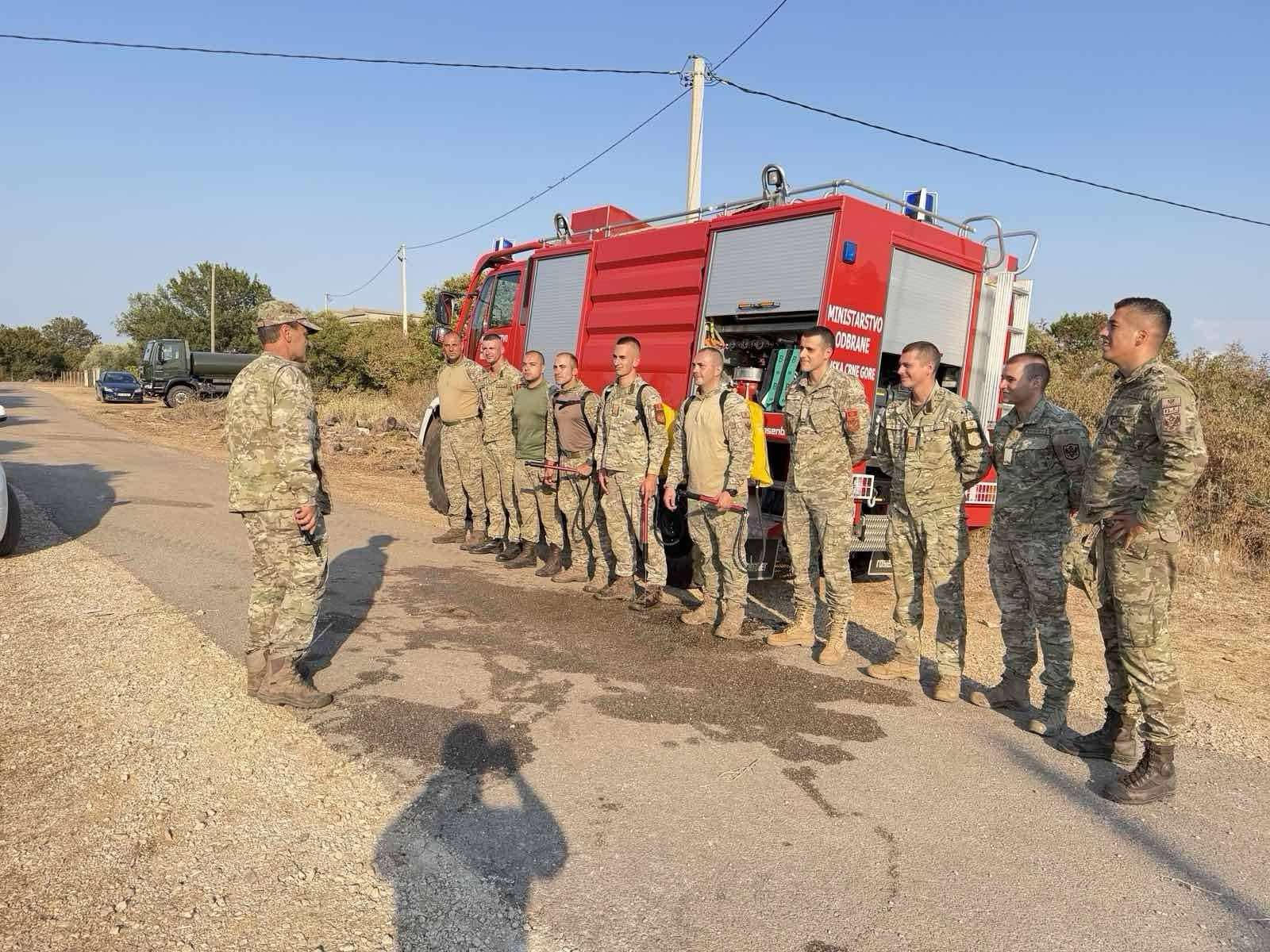 Krapović: Vojska Crne Gore dodatno ojačala snage angažovane na gašenju požara
